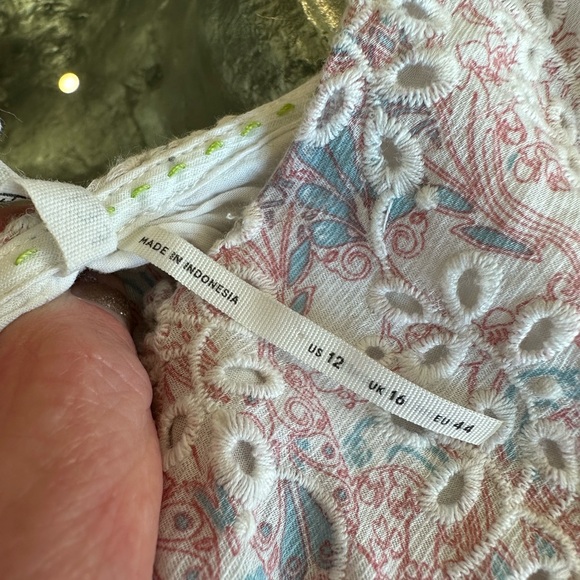 Feather Bone by Anthropologie. Eyelet Cropped Top. Overlap opening in back. - Picture 15 of 15